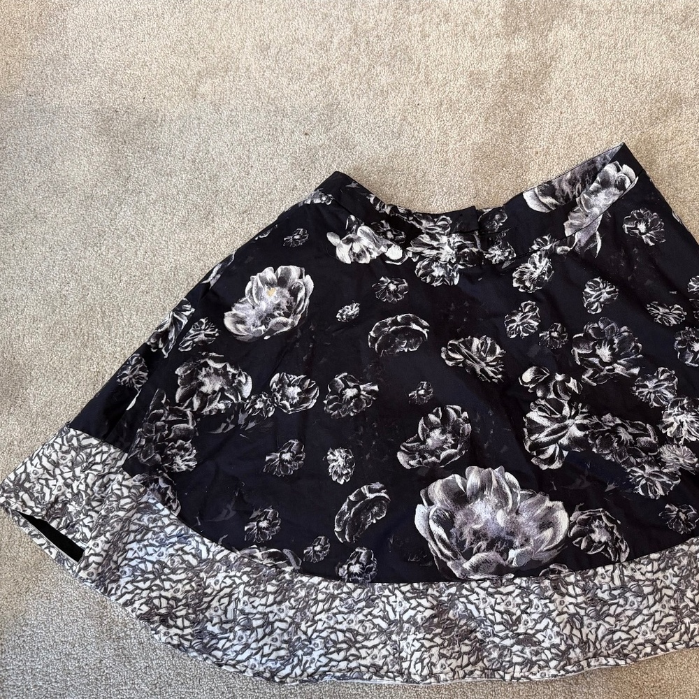 Prabal Garung for Target. Womens size 12 short skirt. black, white, grat